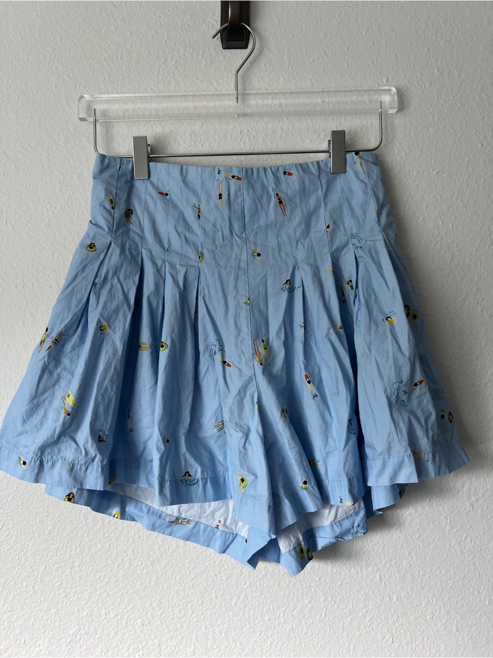 Tuckernuck EN SAISON zoey pleated skirty shorts in blue - Picture 6 of 7